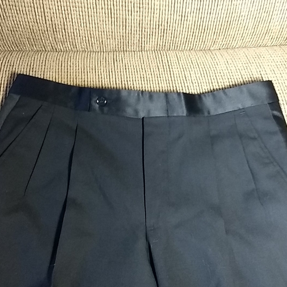 Adolfo Tuxedo NWOT 41 reg - Picture 6 of 7